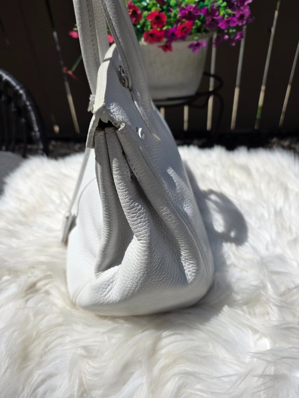 Small Buti Italian Leather handbag - Picture 2 of 4
